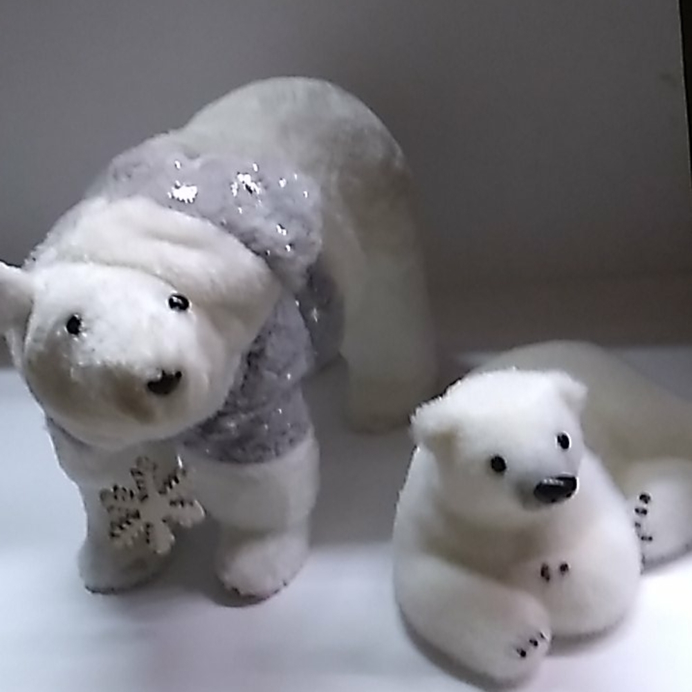 Polar bear decor